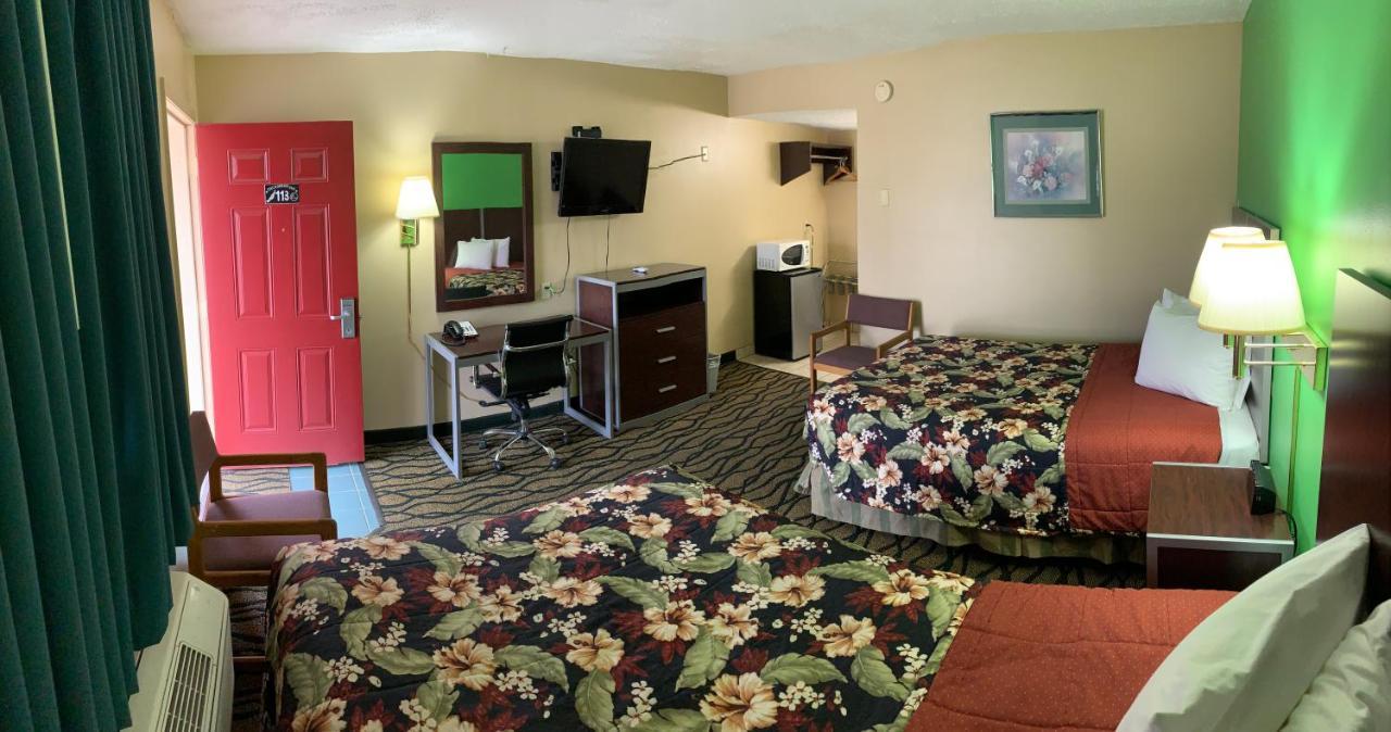 ليبرال Thunderbird Inn المظهر الخارجي الصورة